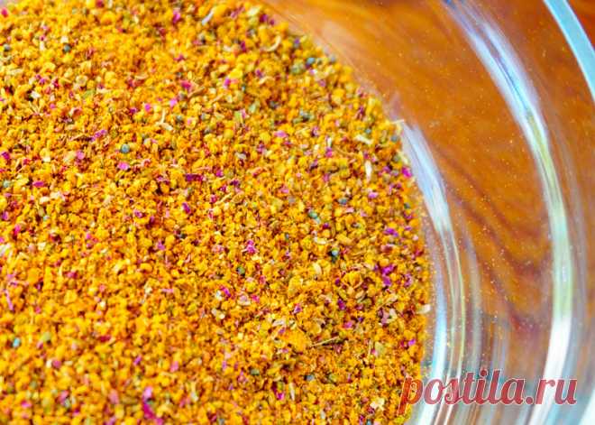 Гарам масала Гарам масала – северо-индийская сухая смесь специй. На хинди упомянутое словосочетание означает «острая смесь специй».