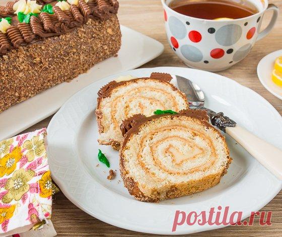 Торт “Сказка” по ГОСТу на Вкусном Блоге Из всех советских тортов самый любимый для меня, как ни странно, “Сказка”. Причем из наших белорусских производителей лучше всех, как по мне, до сих пор делает его Минский хлебозавод №2 – тот, который выпускает продукцию под маркой “Знатны пачастунак”. Я могу зайти в фирменный магазин, купить “Сказку” половинного веса… бесстыдно…