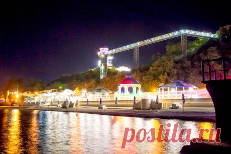 Набережная пансионата ночью