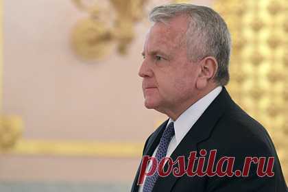 Посол США прибыл в МИД России. Посол США Джон Салливан прибыл в здание МИД России в Москве. Его визит в российское дипведомство произошло на фоне объявления главы МИД РФ Сергея Лаврова о том, что российская сторона завершает анализ американского письма с предложениями по гарантиям безопасности в Европе и готова отправить ответ США 17 февраля.