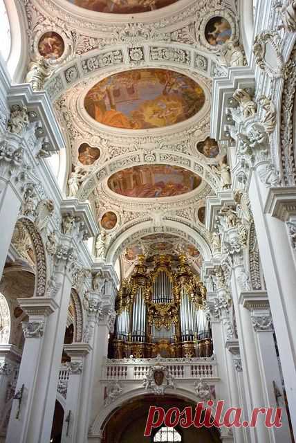 St. Stephan's Cathedral is from 1688 in Passau, Germany. Since 730, many churches were built on the site. The current church, a baroque building around 328 ft long, was built from 1668 to 1693 after a fire in 1662 destroyed its predecessor, of which only the late gothic eastern side remains. The Cathedral has acquired the largest cathedral organ in the world. The organ currently has 17,774 pipes and 233 registers, which can be played wit|Tomoko Yagisawa приколол(а) это к доске Europe