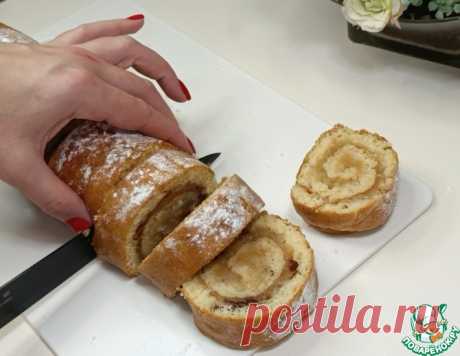 Бисквитный рулет с яблоками – кулинарный рецепт