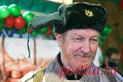 Суд взыскал с актера из «Особенностей национальной охоты» более 700 тысяч рублей. Красногвардейский суд Санкт-Петербурга взыскал более 700 тысяч рублей с актера Виктора Бычкова, сыгравшего Кузьмича в фильме «Особенности национальной охоты». Иск подали представители ООО «Ток-шоу», которые обратились в суд в связи с тем, что актер не появился на съемках передачи телеведущей Леры Кудрявцевой.