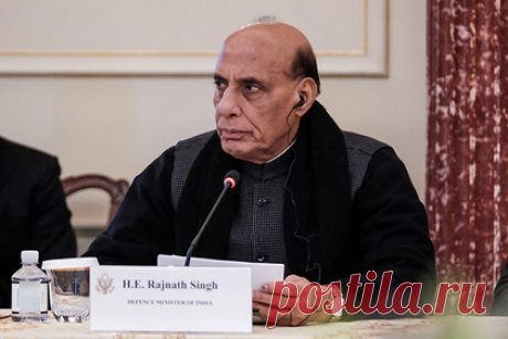 Индия поблагодарила Россию за задержание готовившего теракт боевика. Министр обороны Индии Раджнатх Сингх поблагодарил российского коллегу Сергея Шойгу за задержание в России боевика, готовившего теракт в отношении одного из представителей правящих кругов республики: «Министр Раджнатх Сингх выразил свою глубокую признательность и благодарность за арест в Москве террориста».