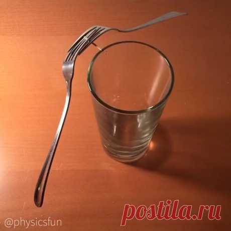 8 простых физических трюков, которые можно попробовать дома