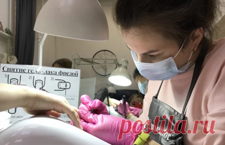 Ни для кого не секрет, что умение делать маникюр позволяет девушкам и женщинам не только сохранять привлекательных своих ногтей и рук, но и прилично зарабатывать. Профессиональный преподаватель Лихачева Анастасия предлагает всем желающим обучиться в открытой ею школе «Nails Mentor», где смогут получить бесценный опыт, как новички, так и настоящие мастера маникюра.

Для того чтобы оценить мастерство педагога, будущие ученицы смогут бесплатно посетить пробный открытый урок