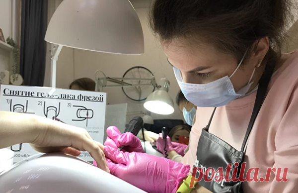 Ни для кого не секрет, что умение делать маникюр позволяет девушкам и женщинам не только сохранять привлекательных своих ногтей и рук, но и прилично зарабатывать. Профессиональный преподаватель Лихачева Анастасия предлагает всем желающим обучиться в открытой ею школе «Nails Mentor», где смогут получить бесценный опыт, как новички, так и настоящие мастера маникюра.

Для того чтобы оценить мастерство педагога, будущие ученицы смогут бесплатно посетить пробный открытый урок