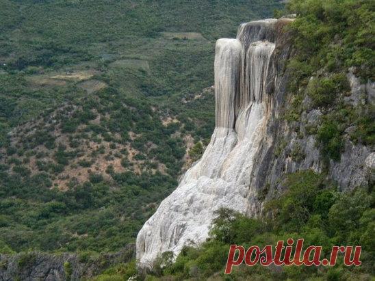Окаменевший водопад Иерве эль Агуа, штат Оахака, Мексика