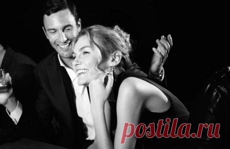 -Ты сильный! 
-Я сильный! 
-Ты матерый! 
-Я матерый! 
-Ты даже не знаешь,что значит сдаваться! 
-Я даже не знаю, что значит матерый!