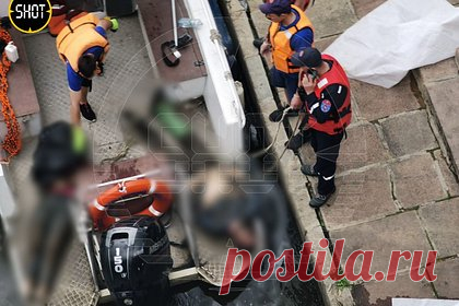 Спасатели обнаружили тела всех пропавших в московских коллекторах. Спасатели обнаружили тела всех пропавших во время экскурсии по коллекторам в Москве. Об этом сообщает Telegram-канал Shot. По данным авторов поста, экскурсовода Константина Филиппова и одну из участниц экскурсии Дарью Быкову нашли около парка «Зарядье». Дмитрия Маркушина возле Большого Устьинского моста.