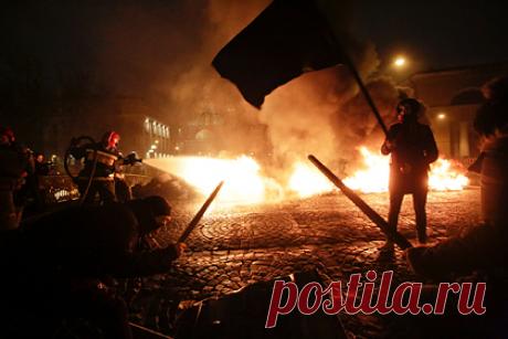 ЕС потребовал прогресса в расследовании гибели людей на Майдане и в Одессе. Евросоюз потребовал достичь прогресса в расследовании гибели людей на киевском Евромайдане и в Одессе в 2014 году. «Есть проблемы по расследованиям событий на Майдане, а также событий в Одессе, в этих расследованиях должен быть достигнут прогресс», — сказал спецпредставитель ЕС по правам человека Имон Гилмор.