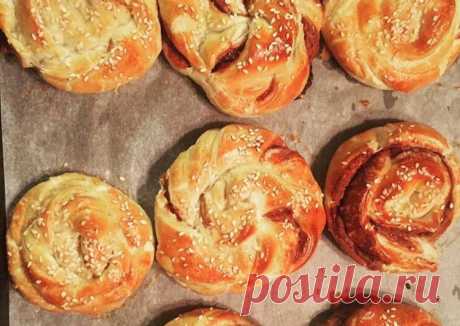 Булочки с шоколадом и корицей из слоеного теста - пошаговый рецепт с фото. Автор рецепта Семён . - Cookpad