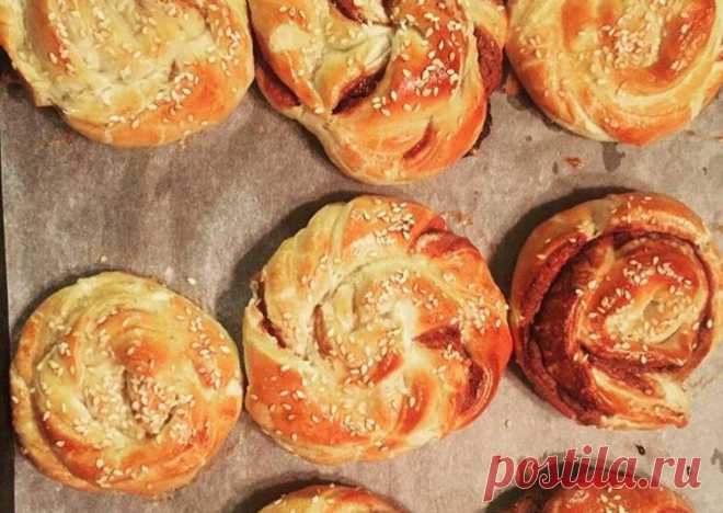 Булочки с шоколадом и корицей из слоеного теста - пошаговый рецепт с фото. Автор рецепта Семён . - Cookpad