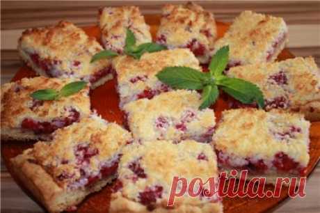 Малиновый пирог с кокосом