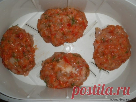 Куриные паровые котлеки под соусом от Ю.Высоцкой.