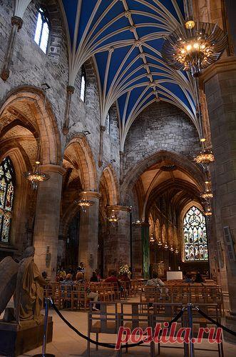 Saint Giles Cathedral - also known as the High Kirk of Edinburgh Royal Mile - Edinburgh, Scotland it dates back to the 14th cent.  
flickr от Dig The Well  |  Найдено на сайте flickr.com.
