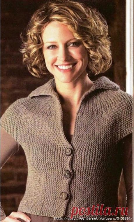 Облегающий жакетик платочной вязкой.