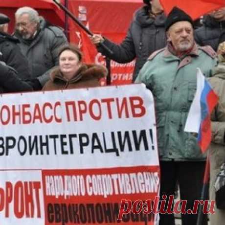 "Где халявой запахло - туда и бегут, как за колбасой по 2.20, в километровую очередь", - блогер про "вату" в Донецьку