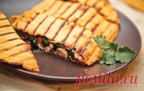 Домашняя кесадилья с курицей за 30 минут