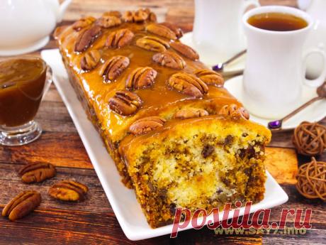 Кекс с карамелью и пеканом. Нежнейший кекс! Пекан и карамель - идеальное сочетание. Карамель можно использовать покупную, либо приготовить самостоятельно: карамельный соус. Вместо пекана можно использовать грецкие орехи. Из указанного количества ингредиентов получается 6–8 порций.
