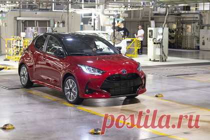 Ценам на автомобили предсказали рост. Цены на автомобили вырастут в 2022 году, поскольку на мировом рынке сохранятся проблемы с логистикой и нехваткой микрочипов, считают автоэксперты и аналитики. Если в следующем году цены останутся на уровне текущего года, «то это будет просто счастье», заявил главный редактор журнала «За рулем» Максим Кадаков.