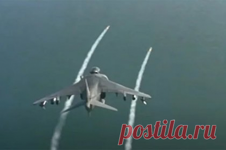 В сети кадры из фильма со Шварценеггером выдали за видео атаки на Крымский мост. Пользователь Twitter под ником Till Klee 17 июля опубликовал пост с видео, на котором два истребителя наносят ракетный удар по мосту. Новые кадры. #KerchBridge #CrimeanBridge, — написал автор. На самом деле кадры, которые выложил пользователь, — фрагмент фильма «Правдивая ложь».