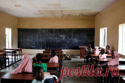 Школьницы инсценировали собственное похищение и потребовали выкуп. В нигерийском штате Ондо две школьницы инсценировали собственное похищение, пытаясь получить выкуп от собственной матери. Подростки, 13 и 15 лет, признались в инсценировке, заявив, что хотели отомстить матери за жестокое обращение. Полиция ведет расследование, чтобы выяснить детали случившегося.