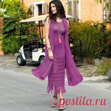 Ажурное платье и шарф цвета фуксии

Платье в смешанной технике вязания (верх выполнен на спицах, а низ — крючком) дополнено длинным широким шарфом. Отличный комплект для лета!