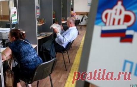 После смерти пенсионера родственники имеют право на получение 2 пенсий, нужно собрать документы и подать их в Пенсионный фонд