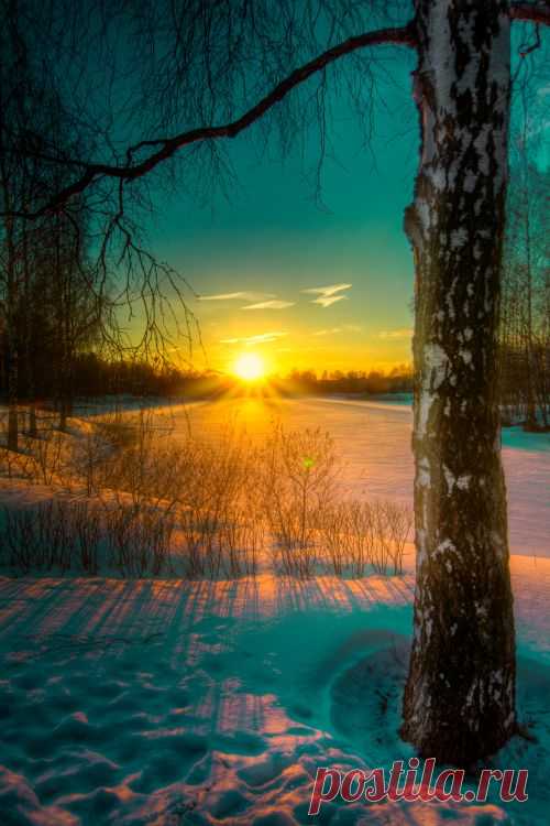 Все мечты, что веками накоплены – сбудутся!
Никому  Исполнение  - не  отложить. 
Всюду свет мне,  глазами невидимый,  чудится,
Вот и кончилась ночь – время жить, время жить!