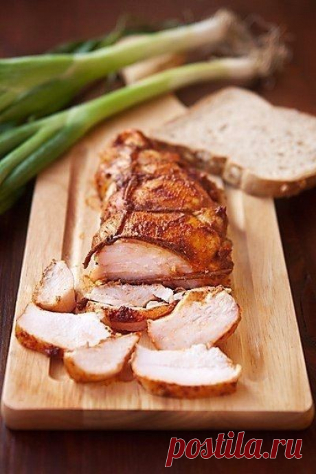 ГОТОВИМСЯ К НОВОМУ ГОДУ!

КУРИНАЯ ПАСТРОМА С ПАПРИКОЙ И МЕДОМ

Пряный куриный деликатес с изумительным вкусом! Вы только попробуйте!

Вам потребуется:

- 1 куриная грудка
- 1 ст.л. сладкой паприки
- 1/4 ч.л. мускатного ореха
- 2 ст.л. оливкового масла
- 1 ч.л. давленого чеснока
- 1 ч.л. мёда
- соль

Как готовить:

1. Куриную грудку замочить в рассоле из расчёта 2 ч.л. соли на стакан воды, оставить на 2-3 часа. 
2. Пряности смешать с чесноком, маслом и мёдом. 
3. Грудку пло...