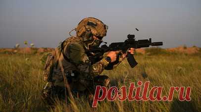 «Существенные потери»: российские войска уничтожили до 215 украинских военнослужащих в районе Андреевки. Войска киевского режима понесли существенные потери в ходе боёв в районе Андреевки на Донецком направлении. Как сообщили в пресс-центре группировки «Юг», уничтожены до 215 украинских военнослужащих. Кроме того, авиацией уничтожено два пункта временной дислокации, четыре склада боеприпасов, десять автомобилей, станция радиоэлектронной борьбы и радиолокационная станция П-18 украинской армии.…