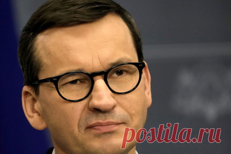 В Польше раскрыли риски запуска «Северного потока-2». Премьер Польши Матеуш Моравецкий после встречи с канцлером ФРГ Олафом Шольцем в Варшаве подчеркнул, что польские власти сохраняют надежду не допустить запуска газопровода «Северный поток-2». Он также назвал газопровод «инструментом ценового диктата» и давления Кремля на Украину.