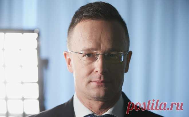 Сийярто заявил, что ремонт «Дружбы» после атаки займет не менее 5 дней. На восстановление нефтепровода «Дружба» после атаки ВСУ потребуется не менее пяти дней, заявил министр иностранных дел Венгрии Петер Сийярто в Facebook (принадлежит Meta, которая признана в России экстремистской и запрещена).