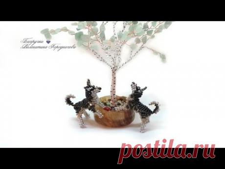 Собаки хаски и лайка Лайка и хаски из бисера. Мастер класс из видео и схемы. Собаки делаются параллельным плетением проволокой. Хаски и лайка выглядят одинаково, поэтому вам подойдёт мастер класс как для одной так и для другой собаки.