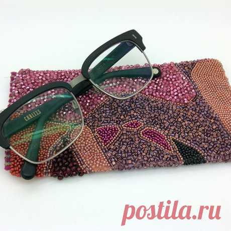 Palazab Side B. Lunettes Cubbits London. #creation #palazuelo #premium #luxury #hautecouture #handembroidery #Lesage #art #Paris #France #patience #minutiae #detail #precision #meticulous #original #exclusive #rare #handcrafted #unique #sparkling #colors #beads #miyuki #swarovski #craftsmanship
