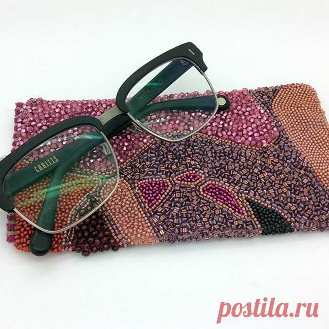 Palazab Side B. Lunettes Cubbits London. #creation #palazuelo #premium #luxury #hautecouture #handembroidery #Lesage #art #Paris #France #patience #minutiae #detail #precision #meticulous #original #exclusive #rare #handcrafted #unique #sparkling #colors #beads #miyuki #swarovski #craftsmanship