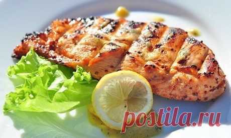 Сочная куриная грудка на скорую руку   Кушай и худей | Лучшие рецепты: Сочная куриная грудка на скорую руку  . На 100 гр - 131 ккал белки - 22,8 жиры - 3,62 углеводы - ...