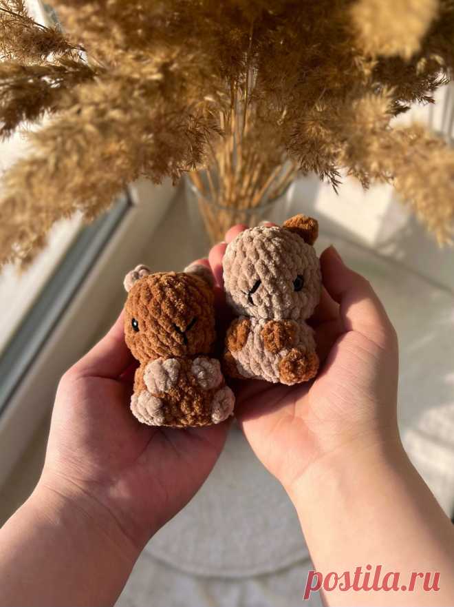 PDF Мини Капибара крючком. FREE crochet pattern; Аmigurumi toy patterns. Амигуруми схемы и описания на русском. Вязаные игрушки и поделки своими руками #amimore - маленький капибара из плюшевой пряжи, плюшевая капибара, милые зверята.