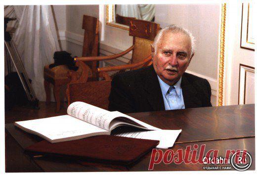 «Исаак Шварц» 5 917 песен слушать онлайн или скачать mp3 + биография + 1 003 видео-ролика: Исааак Иосифович Шварц (1923-2009), советский и российский композитор; народный артист Российской Федерации (1996), лауреат Государственной премии России, единственный в стране композитор - трёхкратный обладатель кинопремии Ника; автор симфонических произведений, музыки к двум балетам, более чем 35 спектаклям и 125 фильмам