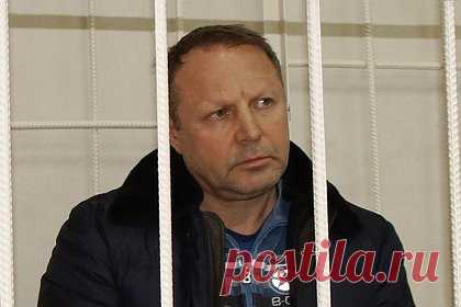 Присяжные вынесли обвинительный вердикт вору в законе Пичуге и его группировке. В Верховном суде Республики Коми присяжные вынесли обвинительный вердикт в отношении лидера и участников преступного сообщества «Пичугинские». Речь идет о воре в законе Юрии Пичугине, более известном как Пичуга, а также о троих лидерах созданного им преступного сообщества и вооруженной банды.