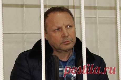 Присяжные вынесли обвинительный вердикт вору в законе Пичуге и его группировке. В Верховном суде Республики Коми присяжные вынесли обвинительный вердикт в отношении лидера и участников преступного сообщества «Пичугинские». Речь идет о воре в законе Юрии Пичугине, более известном как Пичуга, а также о троих лидерах созданного им преступного сообщества и вооруженной банды.