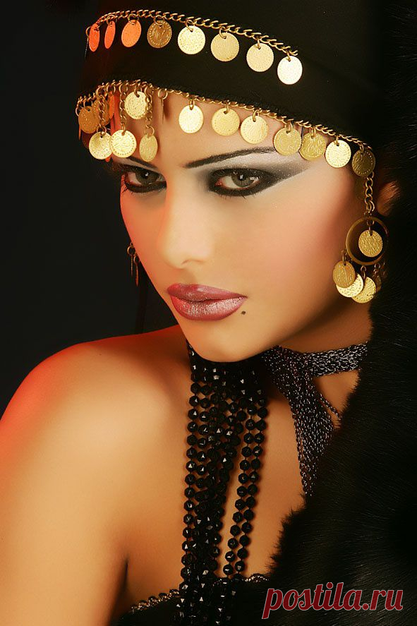 Arabic makeup