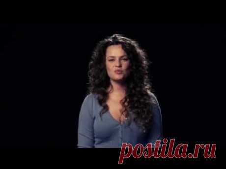 Девушки поют на вибраторах