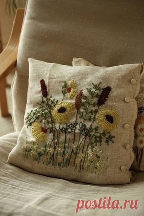 Подушки с вышивкой. Идеи