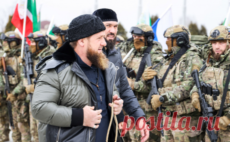 Власти Чечни объяснили приезд Кадырова в Мариуполь. Кадыров является боевым генералом, стратегом, который лично принимал участие в большом количестве боестолкновений, подчеркнули власти Чечни. Глава республики прибыл в Мариуполь, чтобы поднять боевой дух бойцов