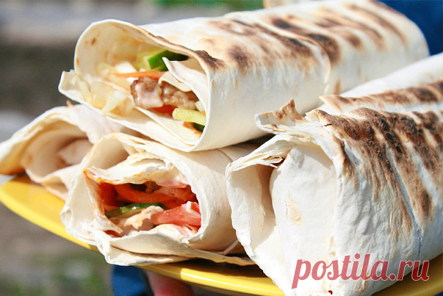 Шаурма по-домашнему
все рецепты:
http://www.russianfood.com/recipes/bytype/?fid=1278