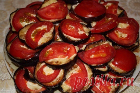 Запеченные баклажаны с сыром и помидорами