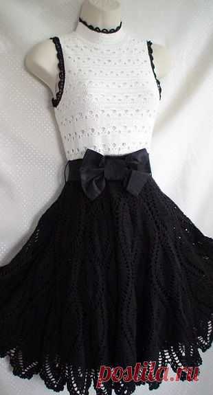Нарядное черно-белое платье крючком.