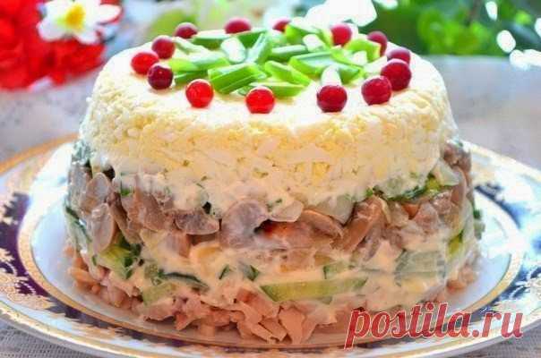 Куриный салат с яйцами и грибами | Банк кулинарных рецептов